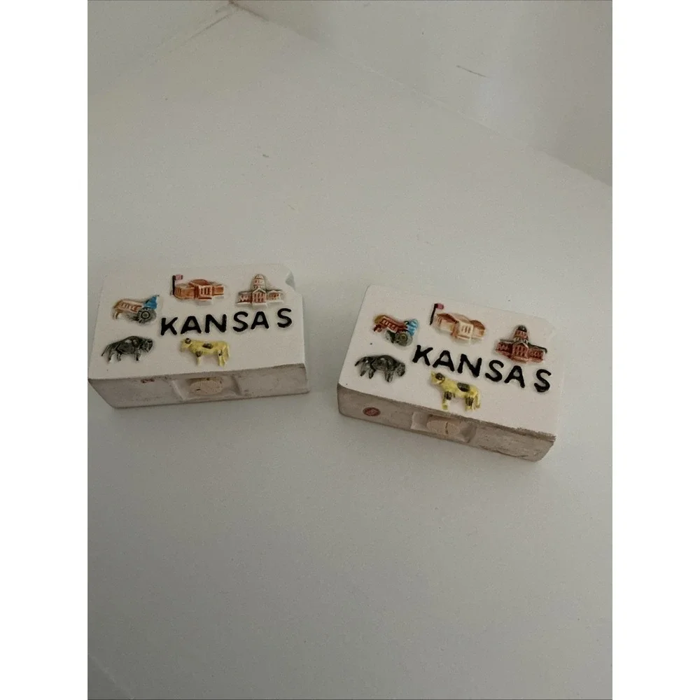 Vintage Kansas State Shaped Salt And Pepper Souvenir Set From The 1950's